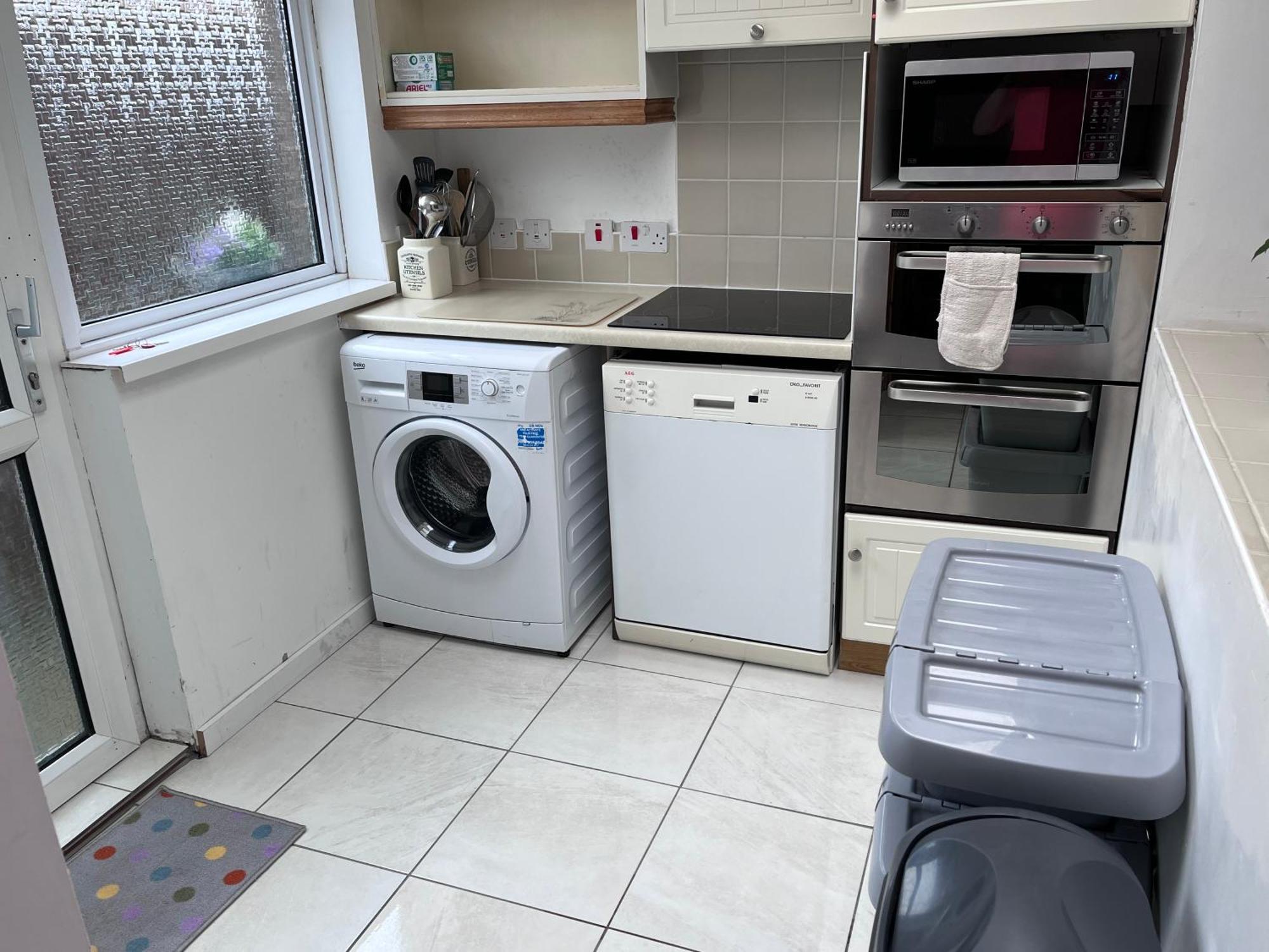 Spacious 5 Double Bed Bedroom Bungalow Near Belfast Lisburn Eksteriør billede