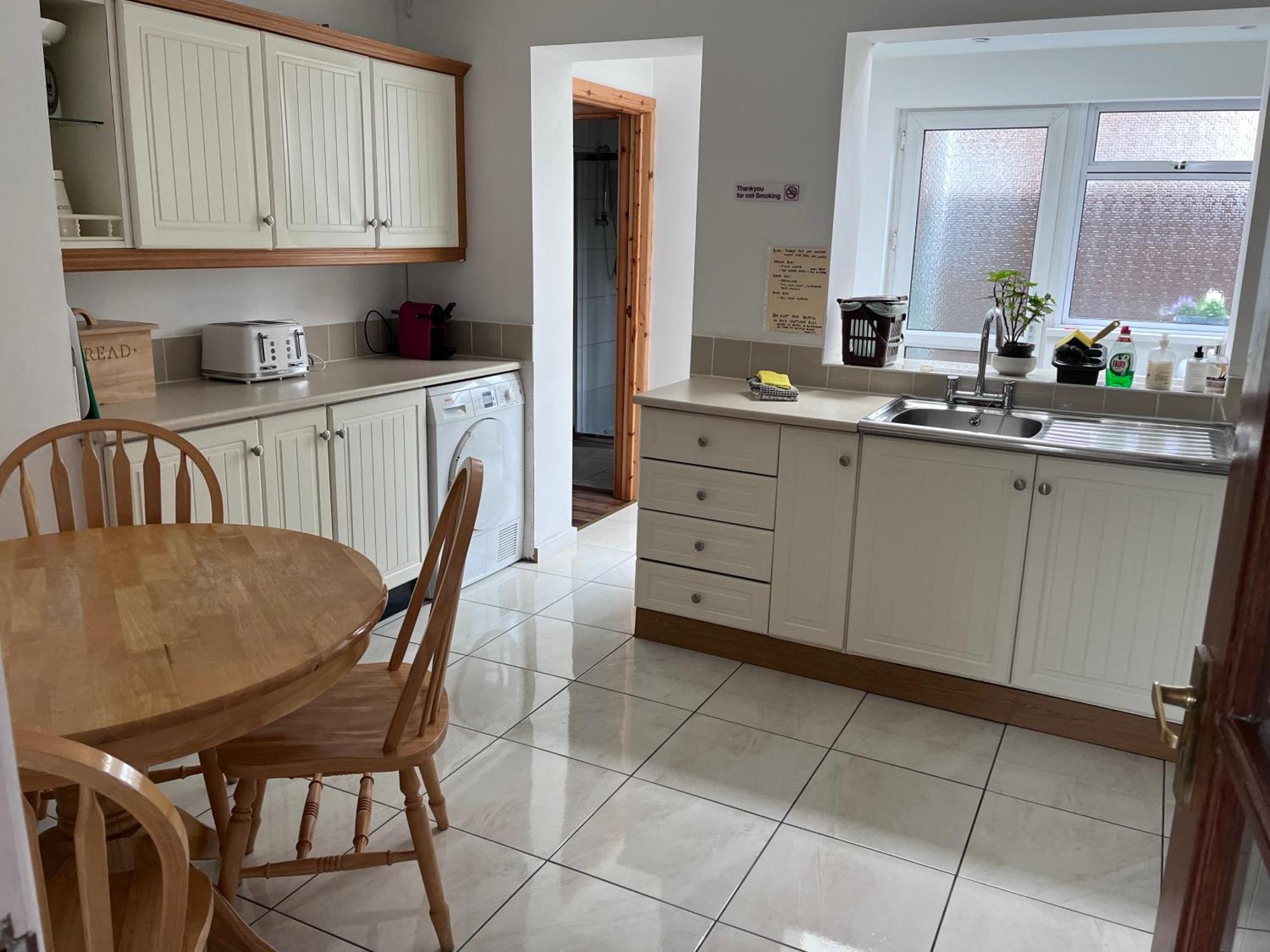 Spacious 5 Double Bed Bedroom Bungalow Near Belfast Lisburn Eksteriør billede